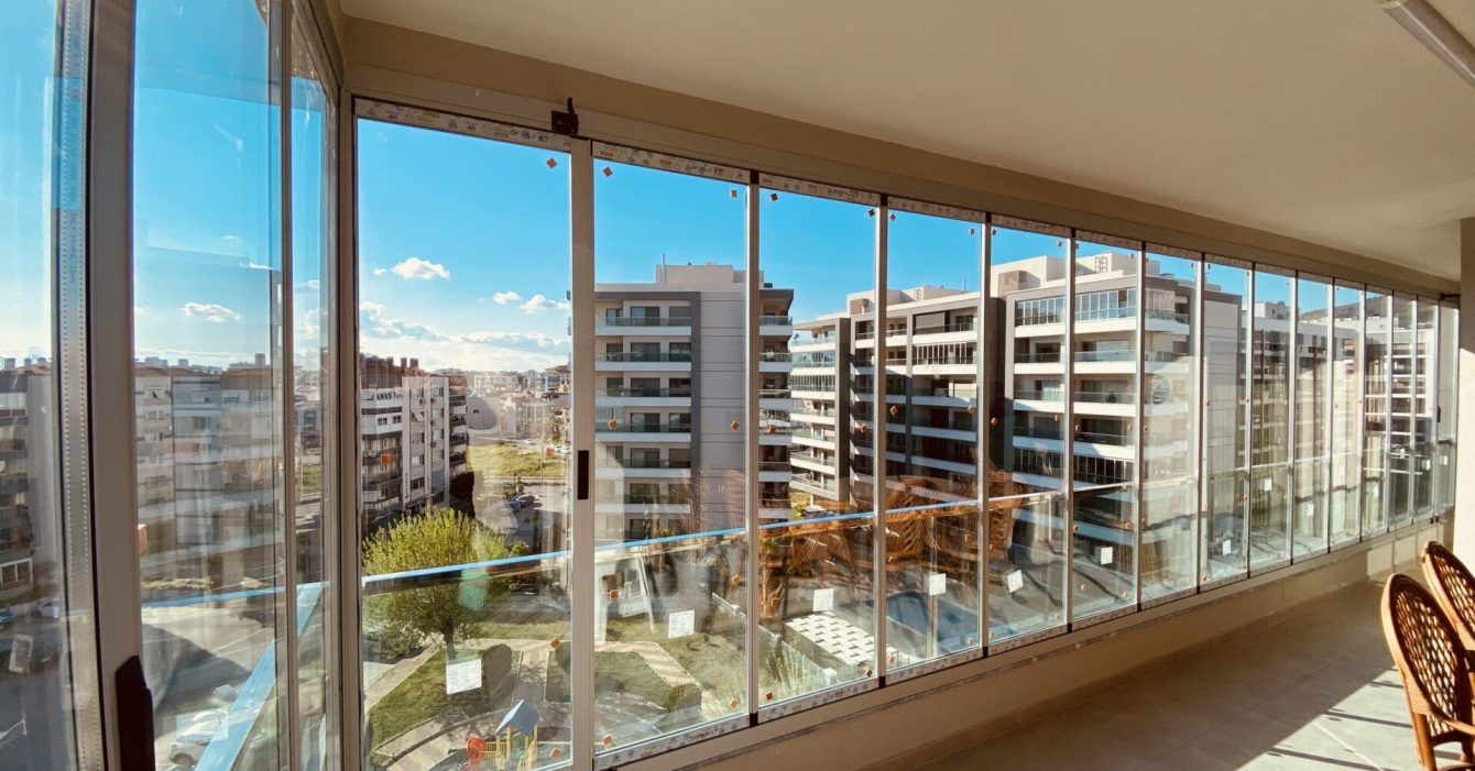 Isicamli-Cam-Balkon